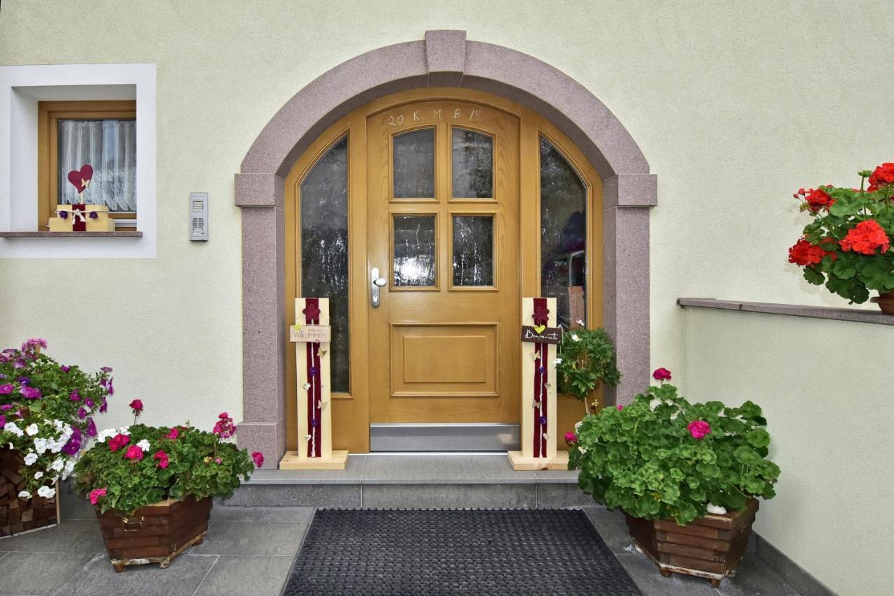 Zimmervermietung Zum Weissen Roessl Sarentino Exterior foto